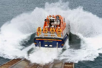 Lifeboat in medevac from Caldey Island