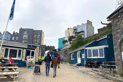 Tenby beach cafe granted alcohol licence