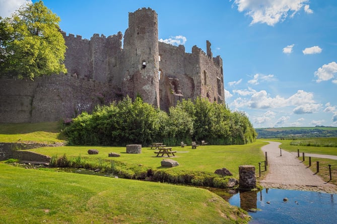 View of the castle from the river bank
Laugharne Castle 
Cadw Sites
SAMN: CM003
NGR: SN302107
Carmarthenshire
South
Castles
Medieval
Defence
Historic Sites
Reference
Marketing